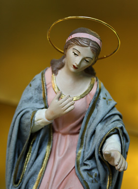 La Virgen María (figurita de belén)