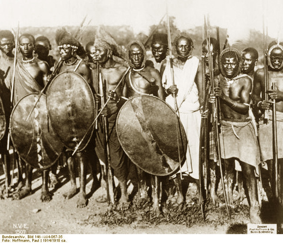 Guerreros luba (hacia 1914-1918)