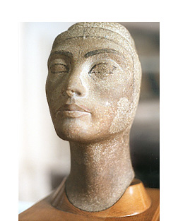 Busto de Nefertiti, Museo de El Cairo