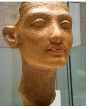 Nefertiti jóven