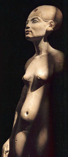 Nefertiti madura Escultura con la figura de una Nefertiti madura