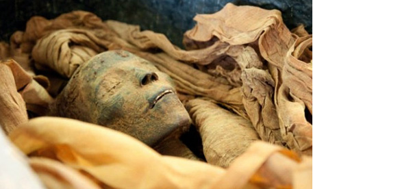 Momia femenina desconocida