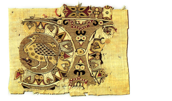 Fragmento de un tapiz de época califal, bordado en seda con hilos de oro
