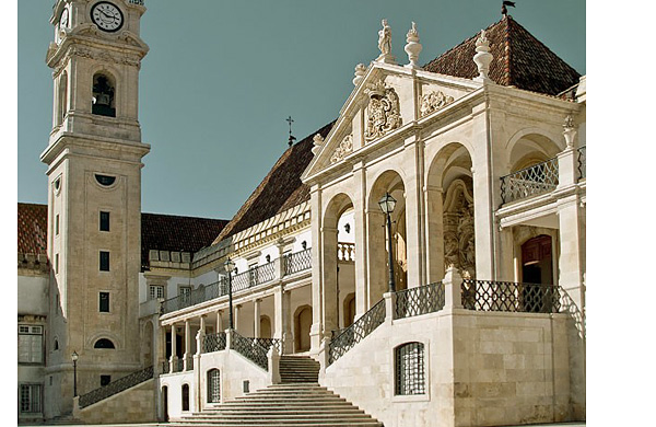 Fachada de la Universidad de Coimbra